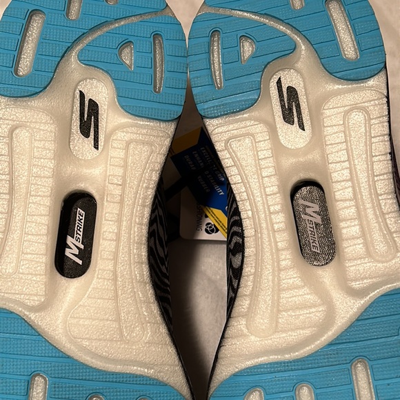 Skechers Zebra Performance Shoe - Picture 8 of 9